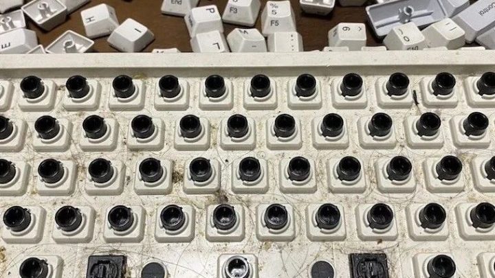 我的AirPods阵亡了 我的HHKB重生了